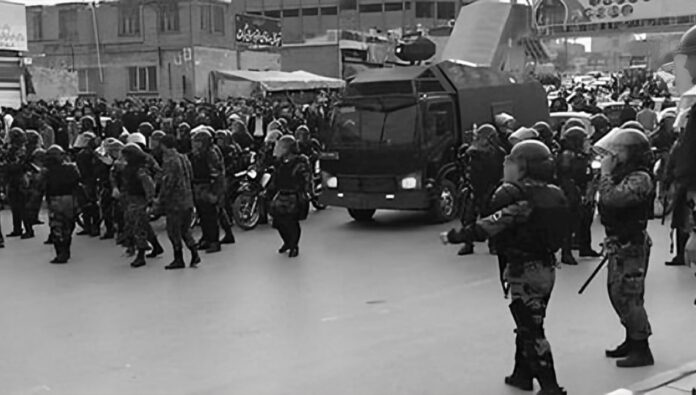 تصاعد المقاومة يفضح إرهاب حرس النظام الإيراني ويثير رعبه من التصنيف الدولي