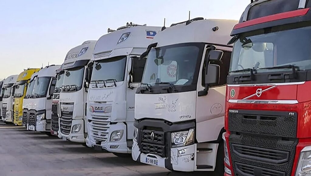 إضراب سائقي الشاحنات في إيران لليوم السادس على التوالي و تواصل الاحتجاجات في مختلف المدن والقطاعات