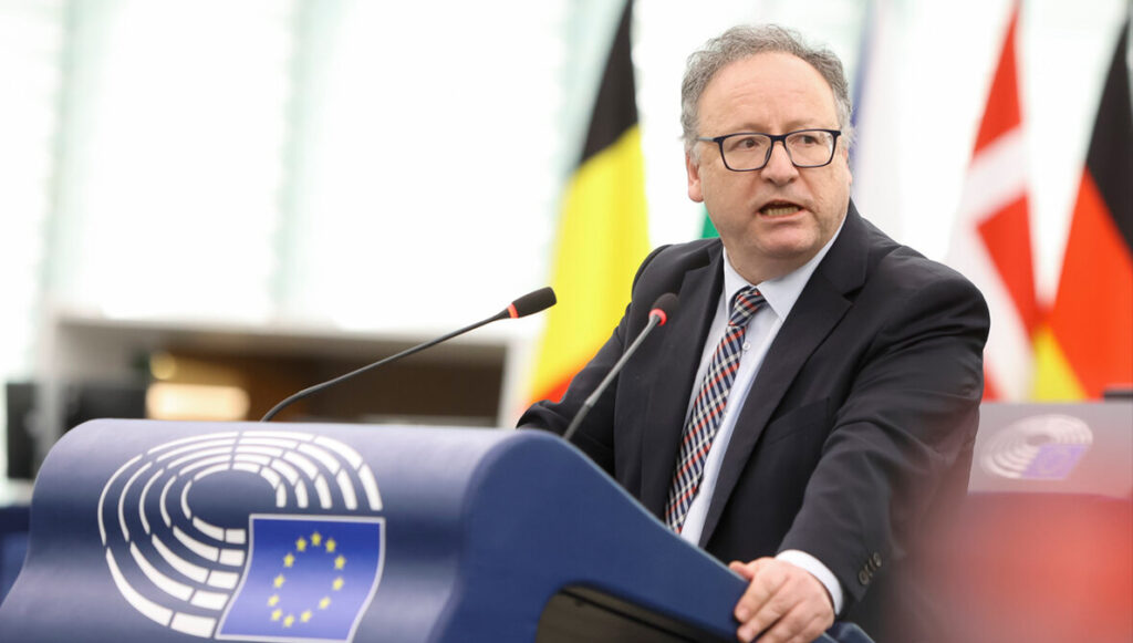 فرانسيسكو أسيس: خطة السيدة رجوي خارطة طريق حيوية لإيران ديمقراطية ووحدات الانتفاضة رصيد استراتيجي