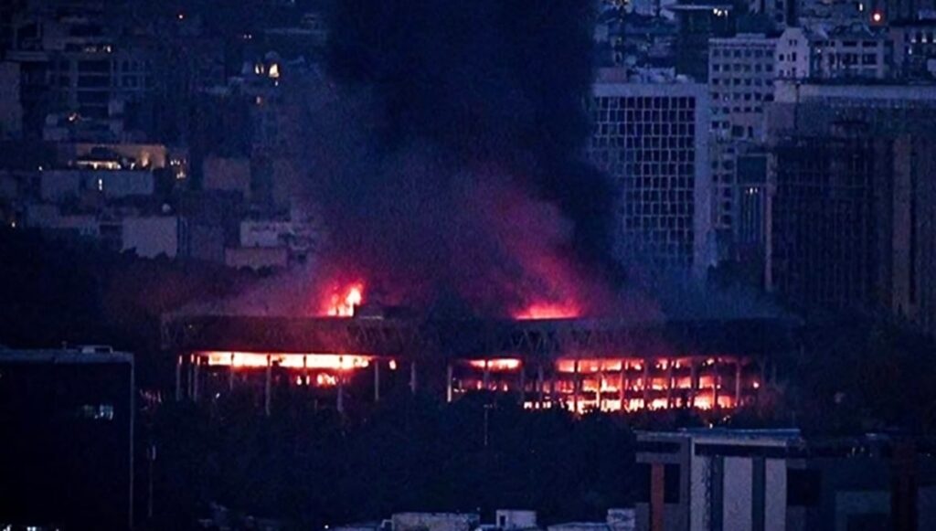 وول ستريت جورنال: بعد صمت المدافع، النظام الإيراني يشن حربه ضد شعبه