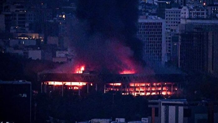 وول ستريت جورنال: بعد صمت المدافع، النظام الإيراني يشن حربه ضد شعبه