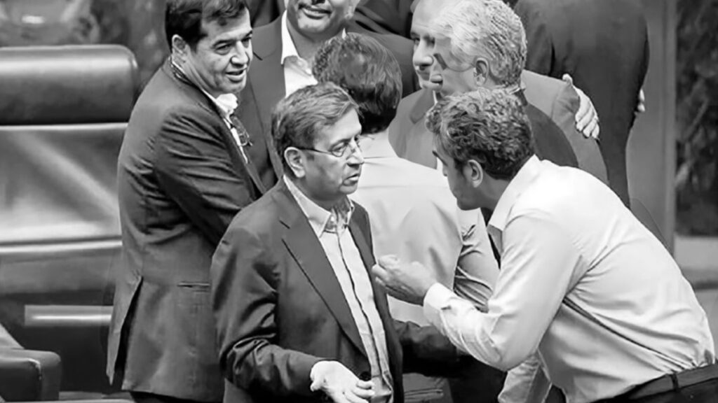 زلزال في برلمان الملالي: فضائح الفساد تكشف عن انهيار النظام