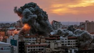 الحرب والهجمات الجوية والصاروخية الواسعة على تل أبيب وطهران لليوم الثالث على التوالي