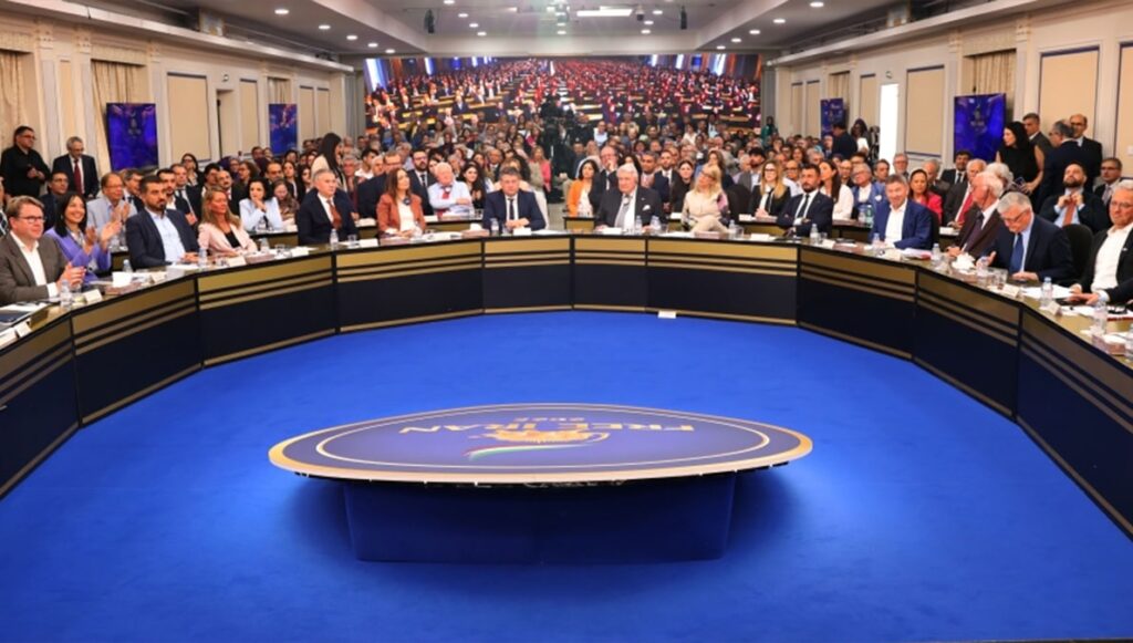 دعم دولي واسع لخطة السيدة رجوي من أجل جمهورية ديمقراطية و الاعتراف بنضال الشعب الإيراني