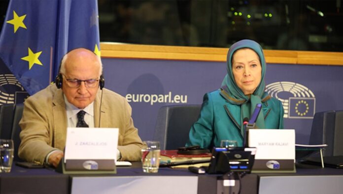 الخيار الثالث لمريم رجوي: تغيير النظام بأيدي الإيرانيين