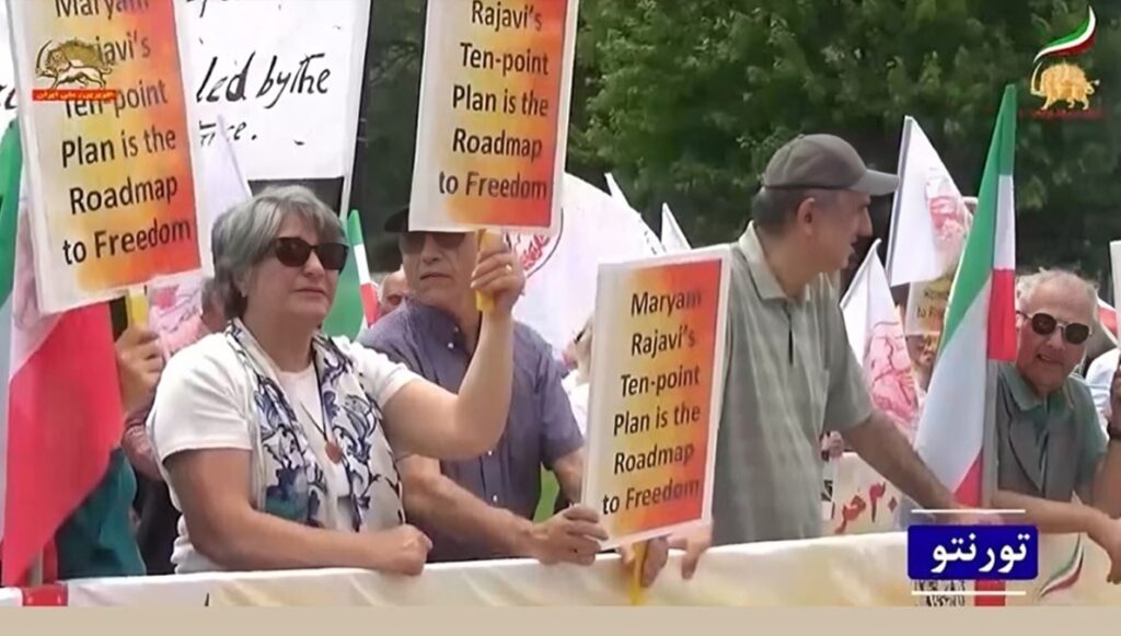 تجمع الإيرانيين في تورنتو دعماً للخيار الثالث: لا للحرب ولا للاسترضاء