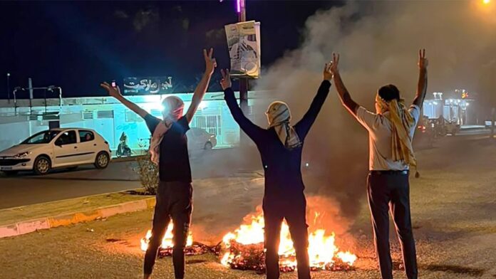 دفعة أخيرة قد تنهي نظام الملالي في إيران