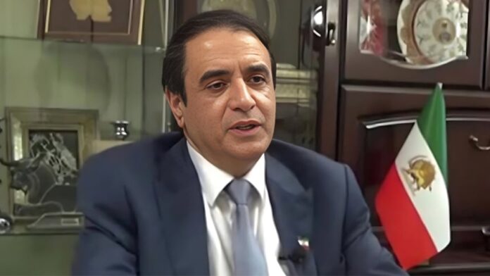 إيران على أعتاب ثورة رابعة ويجب التصدي لبرنامجها النووي