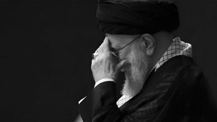 خطاب خامنئي: استعراض قوة مُدبَّر لإخفاء الخراب الشامل