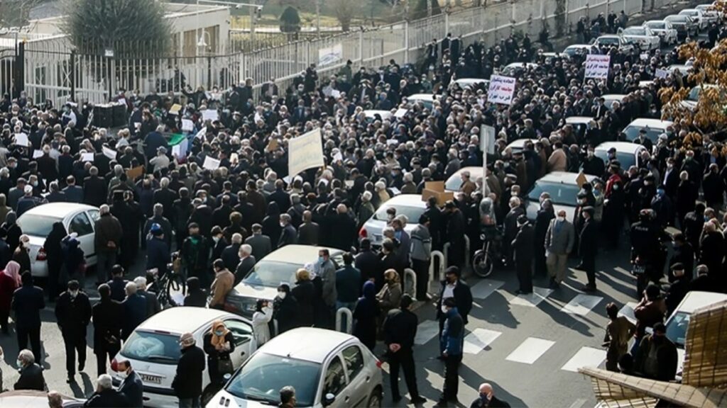 بعد وقف إطلاق النار، النظام الإيراني يواجه الحساب الداخلي