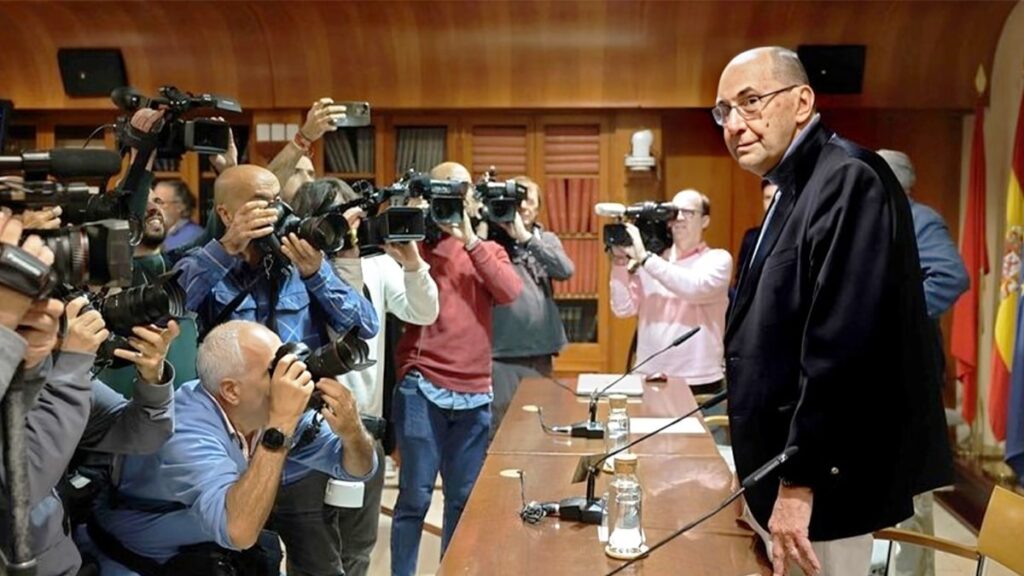 القضاء الإسباني يربط رسميًا محاولة اغتيال فيدال كوادراس بالنظام الإيراني