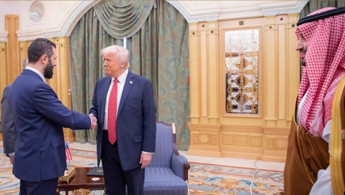 ترامب يوقع مرسوماً تنفيذياً لرفع العقوبات عن سوريا