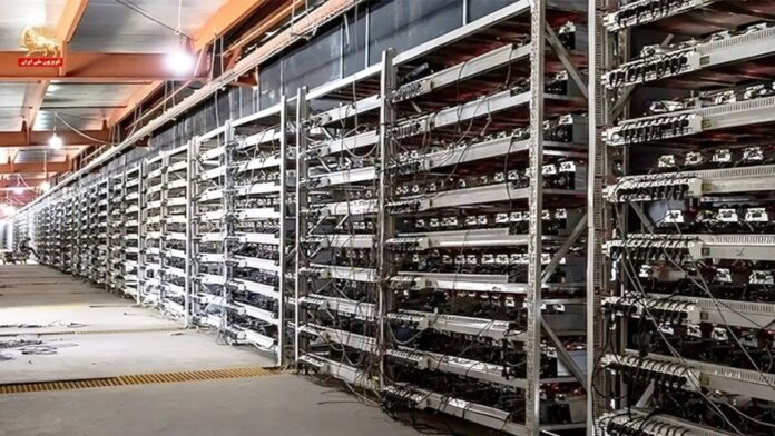 غضب شعبي يشتعل في إيران.. وكشف مزرعة 