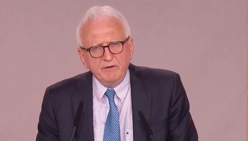 وكيل وزارة الخارجية الأمريكية السابق روبرت جوزيف: "هناك خيار ثالث لدعم الشعب الإيراني لإسقاط الديكتاتورية الدينية"