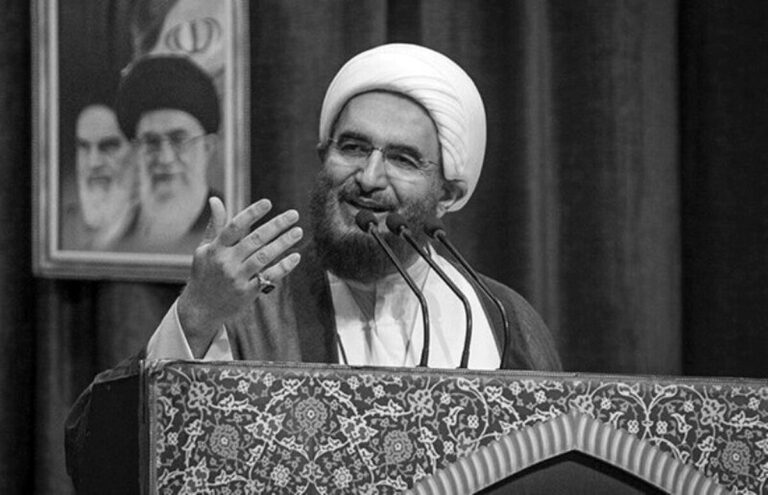 إمام جمعة خامنئي في طهران يهدّد الحكومة السورية الجديدة بالسقوط