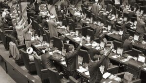 صراع الأجنحة يتصاعد في برلمان النظام الإيراني على وقع أزمة الكهرباء والماء