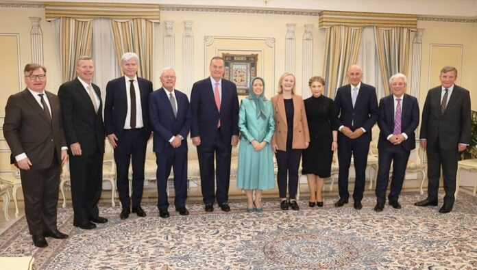 طريق إيران الحرة: لماذا يحتاج العالم إلى الاستماع لمريم رجوي وبديلها الديمقراطي