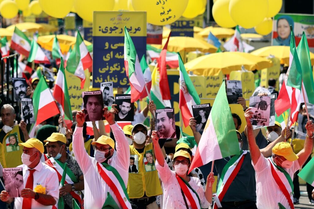 الرئيس السابق لمجلس العموم البريطاني: كيف يمكن لبريطانيا أن تساهم في شل استبداد النظام الإيراني