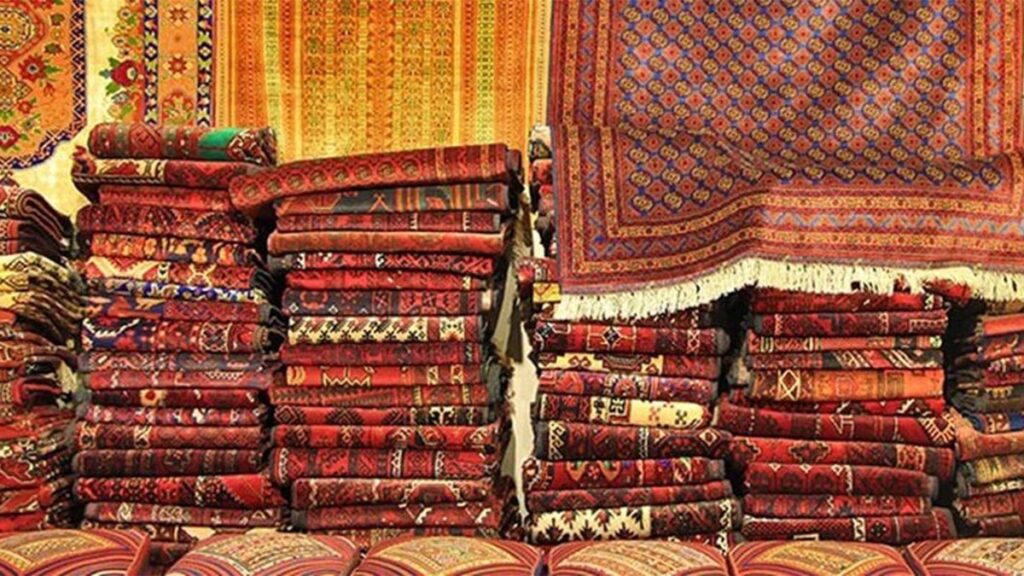 السجاد الفارسي العريق.. تراث يواجه خطر الاندثار