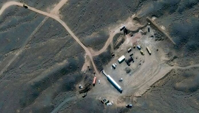 واشنطن بوست تكشف: النظام الإيراني تواصل بناء منشأة عسكرية سرية وعميقة جنوبي نطنز