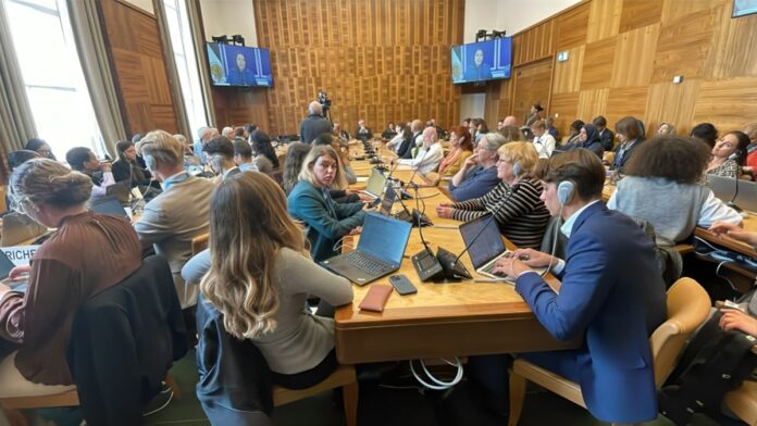 مريم رجوي: الصمت تجاه انتهاكات حقوق الإنسان في إيران قد شجّع خامنئي على مواصلة إشعال الحروب وبرنامجه لصنع القنبلة النووية