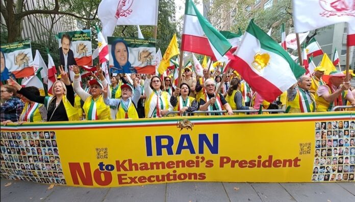 تجمع الإيرانيين في نيويورك: كيف يعكس الإعلام الحر الحقيقة ويفضح زيف إعلام النظام