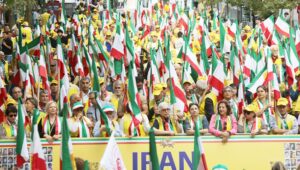 لليوم الثاني، صوت إيران الحرة يدوي في نيويورك: آلاف الإيرانيين يطالبون بطرد رئيس النظام الإيراني ومحاكمة القادة