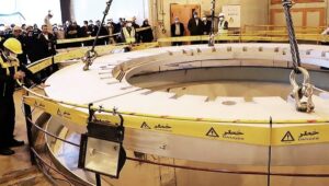 آلية الزناد تثير الرعب في طهران: صراع الأجنحة يتصاعد وسط مخاوف من عودة العقوبات الشاملة