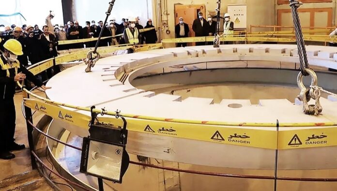 آلية الزناد تثير الرعب في طهران: صراع الأجنحة يتصاعد وسط مخاوف من عودة العقوبات الشاملة