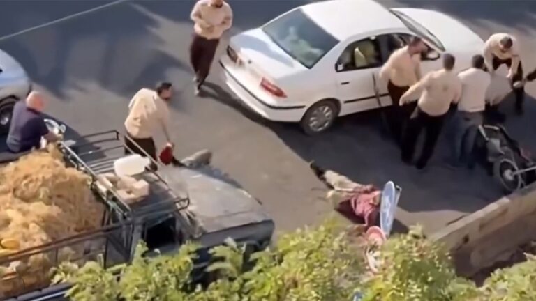 “هل تحاربون الفقر أم الفقراء؟”.. سؤال الغضب الذي أشعلته حادثة قزوين ووحّد إيران ضد الظلم