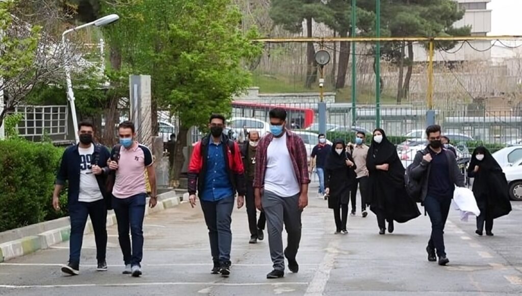 الجامعة في ظل النظام الإيراني: من تعليم للجميع إلى سوق لبيع الشهادات