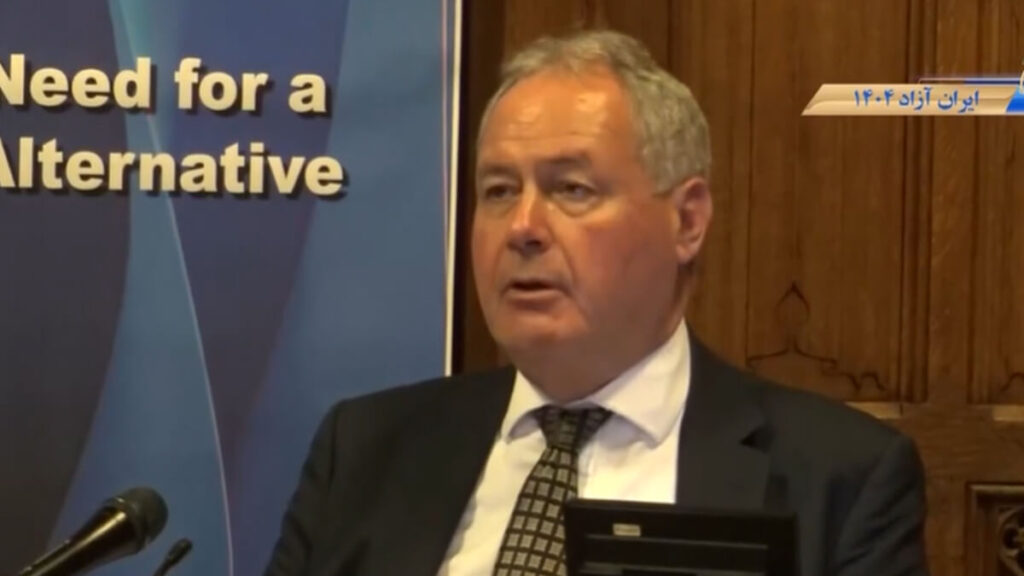 بوب بلاكمان: الشعب يرفض الشاه والملالي والنظام يهاجم مجاهدي خلق لأنه البديل الحقيقي