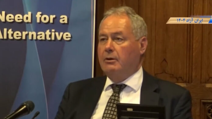 بوب بلاكمان: الشعب يرفض الشاه والملالي والنظام يهاجم مجاهدي خلق لأنه البديل الحقيقي