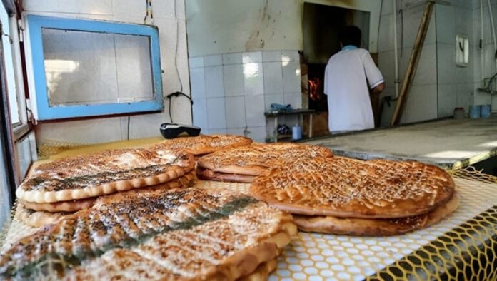 تصاعد سعر الخبز 95% وتجميد الأجور: مأساة الموائد الفارغة في إيران