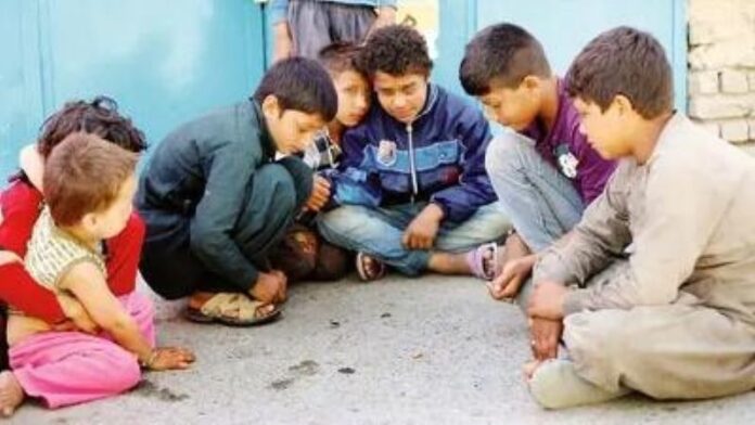 أطفال إيران للبيع: مأساة الجوع والفقر في ظل حكم الملالي