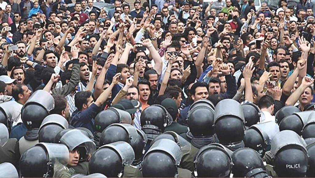 منعطف حاسم للنظام الإيراني