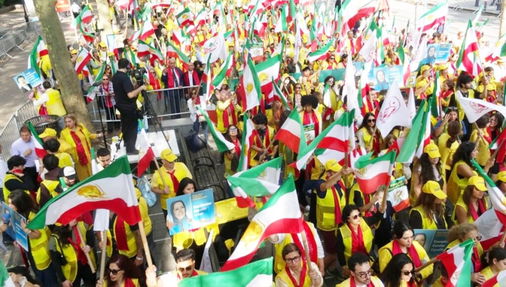 أكثر من 90% من الإيرانيين يسعون لإسقاط النظام