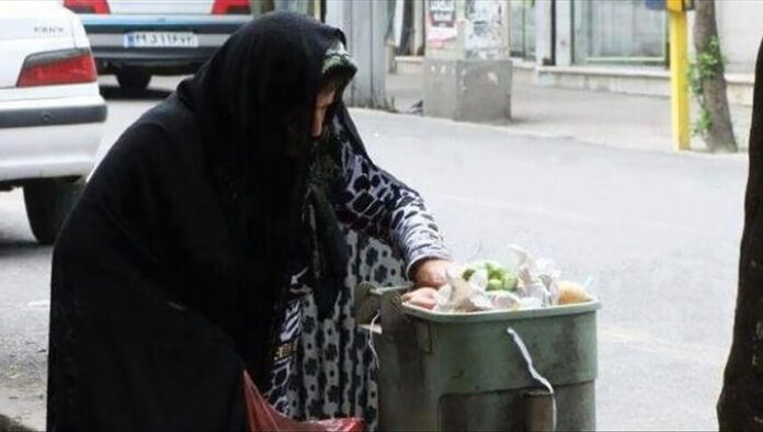 إيران: اعترافات رسمية بـ انهيار معيشي