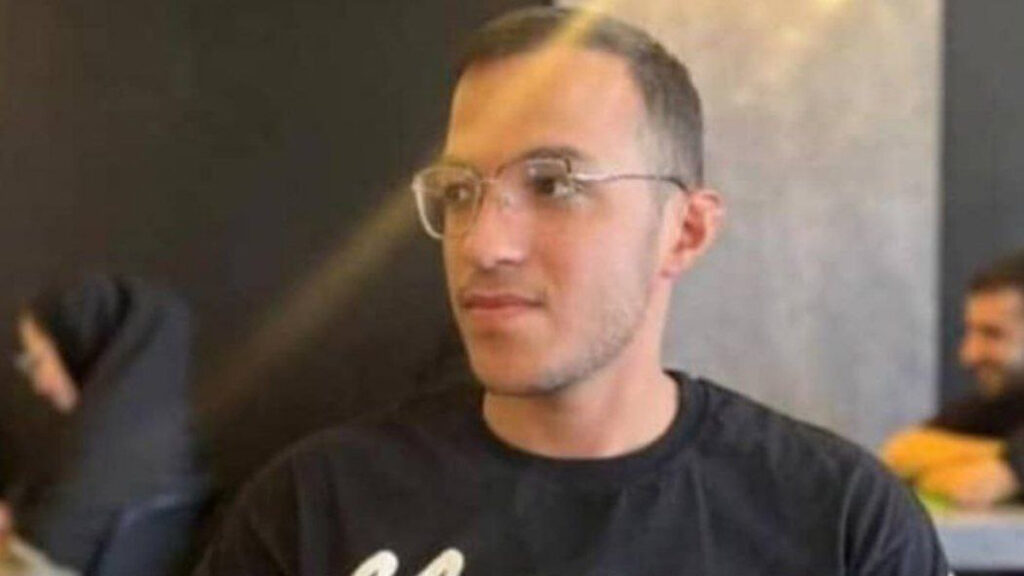 إضرام النار في جسده.. "نار أحمد" في الأهواز تفضح فساد النظام وتقرّب "يوم الحساب"