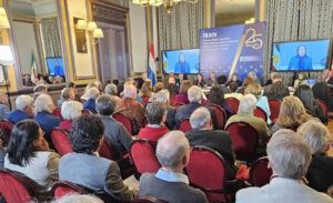 مؤتمر لاهاي يضع نضال المرأة الإيرانية على خط المواجهة للتغيير الديمقراطي