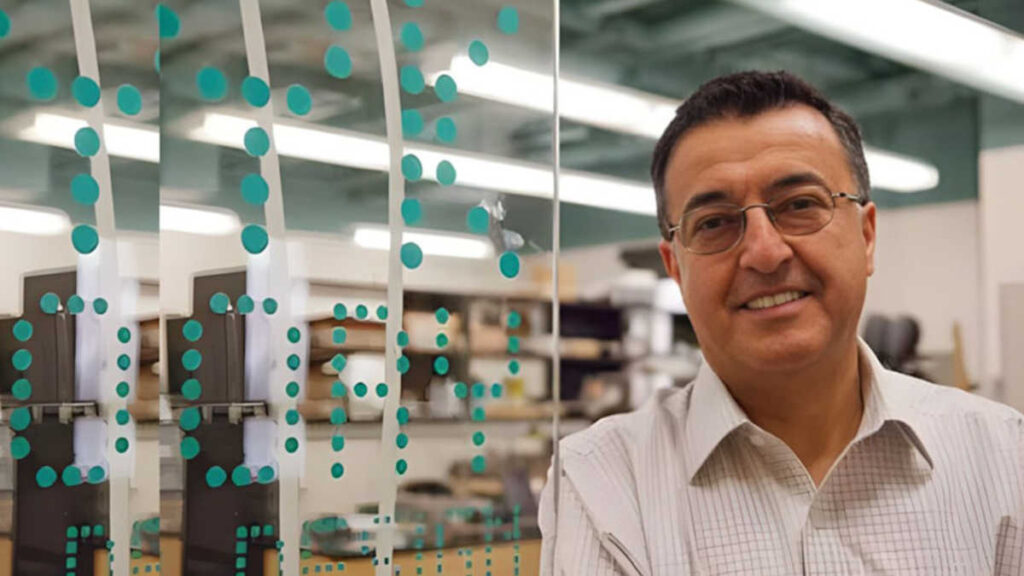 بروفيسور مرتضى قريب : "الجمهورية الديمقراطية" هي الطريق الوحيد لعودة النخبة وإنقاذ العلم من استبداد