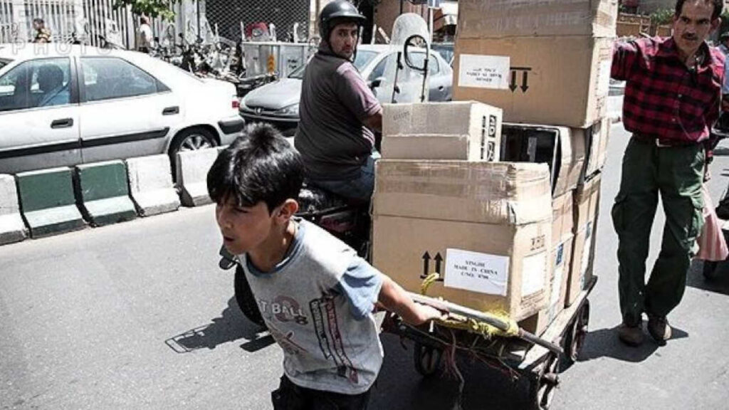 طفولة ضائعة في إيران: الانتهاك المنهجي لحقوق الأطفال في ظل نظام الملالي