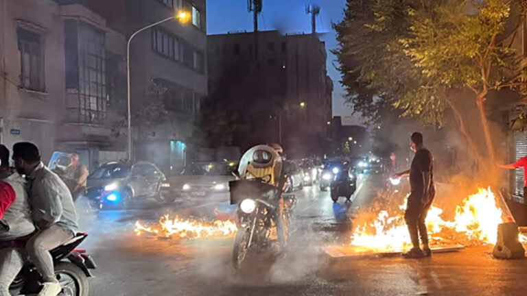 تحذيرات من قلب النظام: اعترافات رسمية بـ “انفجار الغضب الحتمي” و “عجز القمع”