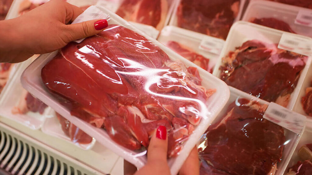 من اللحوم الملوثة إلى قطع الدعم: نظام إيران يواجه أزمة بقاء