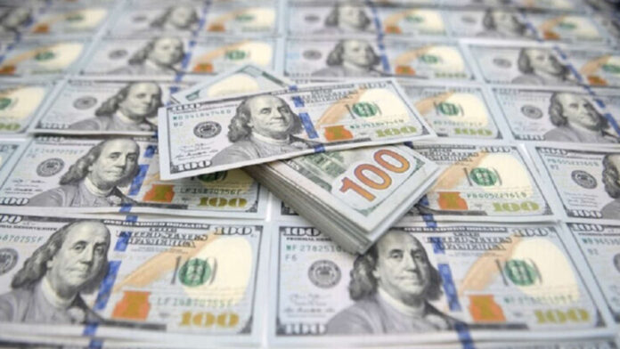 أزمة العملة الإيرانية تتعمق: الدولار يتجاوز 113 ألف تومان وسط ذعر شعبي