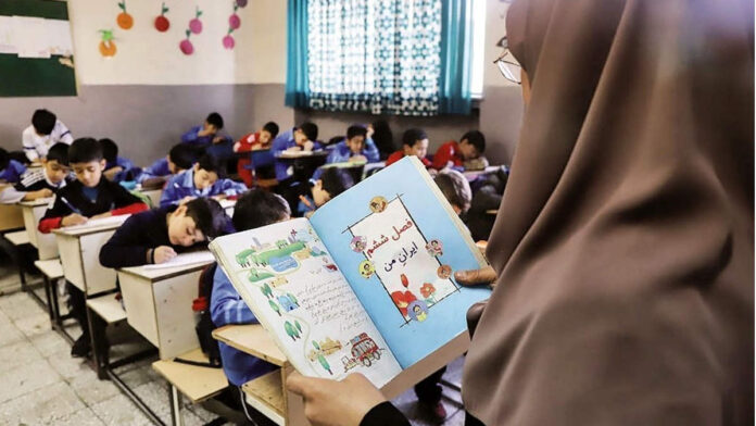 انهيار نظام التعليم الإيراني يهدد رأس المال البشري للبلاد