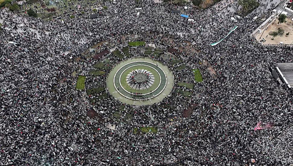 احتفالات واسعة لشعب سوريا في الذكرى الأولى لسقوط بشار الأسد