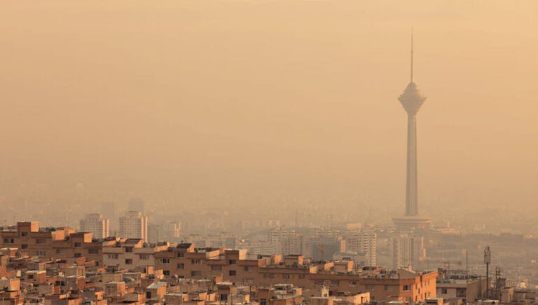 طهران تختنق بدخان “المازوت” وتصنف ثالث أكثر المدن تلوثاً في العالم