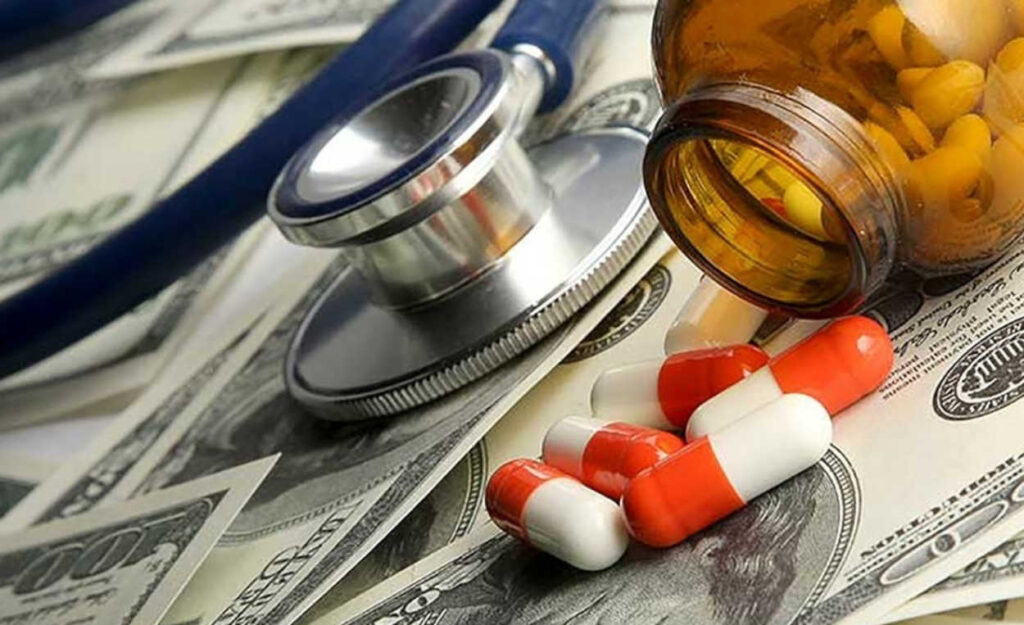 إيران تحت وطأة الأزمات: الدواء يتحول إلى "سلعة فاخرة" وطلاب طهران ينتفضون ضد "تسليع التعليم"