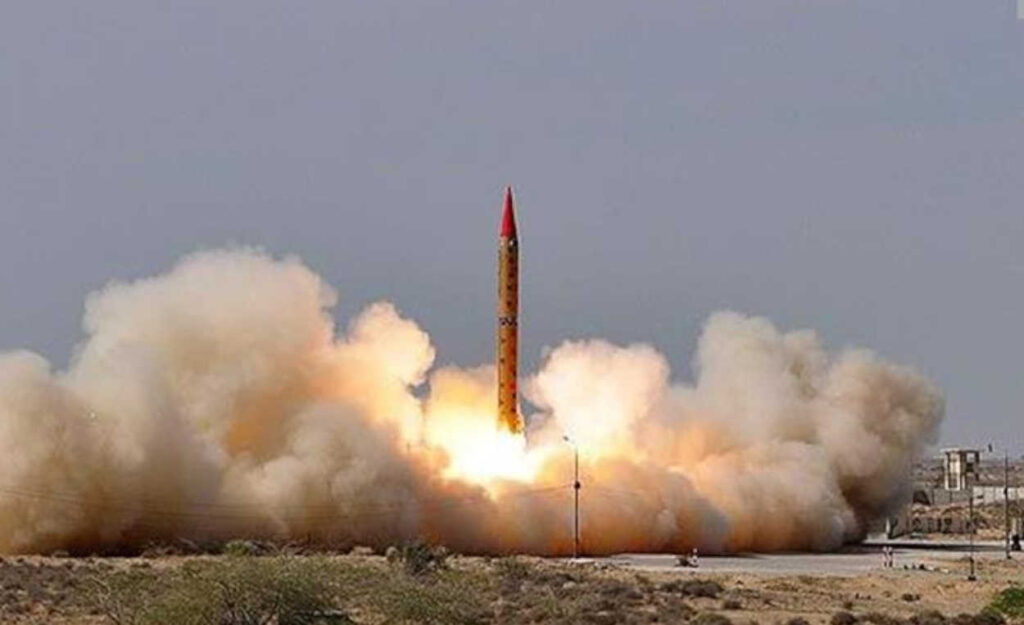 "مسرحية الصواريخ": مناورات حرس النظام الإيراني تكشف ذعره من الشعب وليس من الخارج